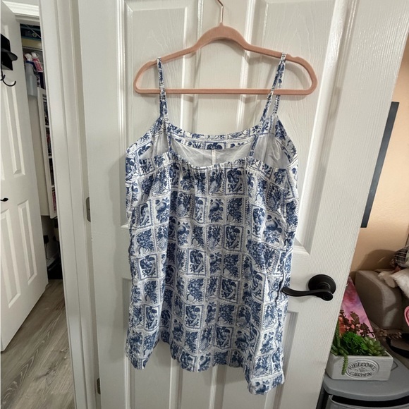 Abercrombie & Fitch Blue and White Tile-Print Spaghetti Strap Dress - Picture 3 of 3
